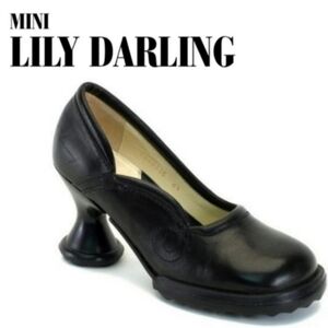 JOHN FLUEVOG LEATHER, BLACK PUMPS SIZE 6.5 UP TO 7